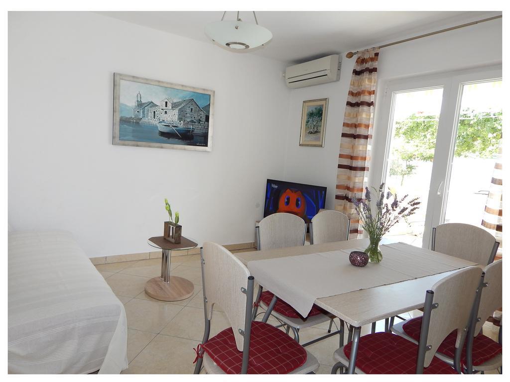Apartments Nedjeljka Ražanj Pokoj fotografie